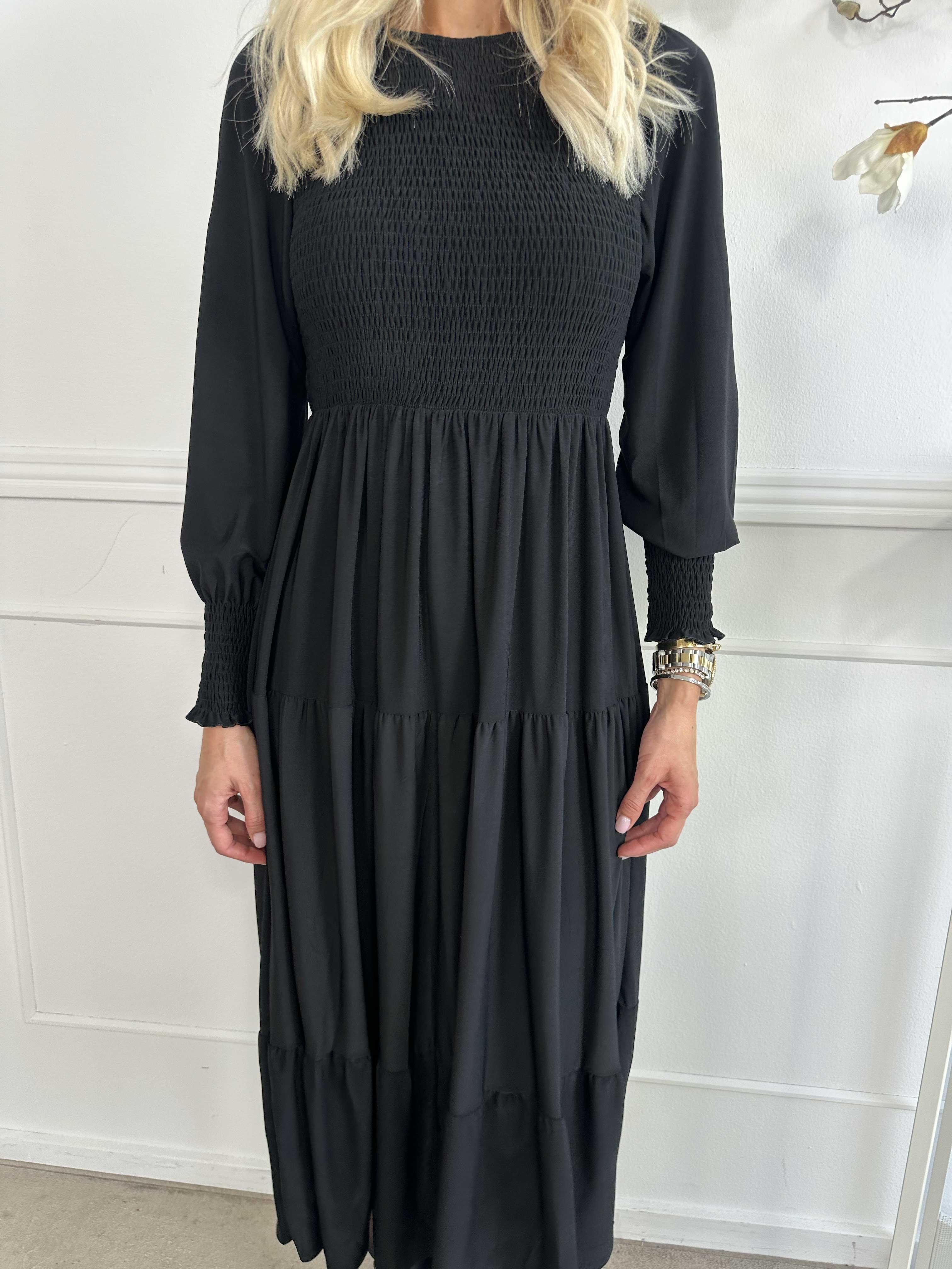 Kelly Long - Stretch plus size klänning med smock över bröstet